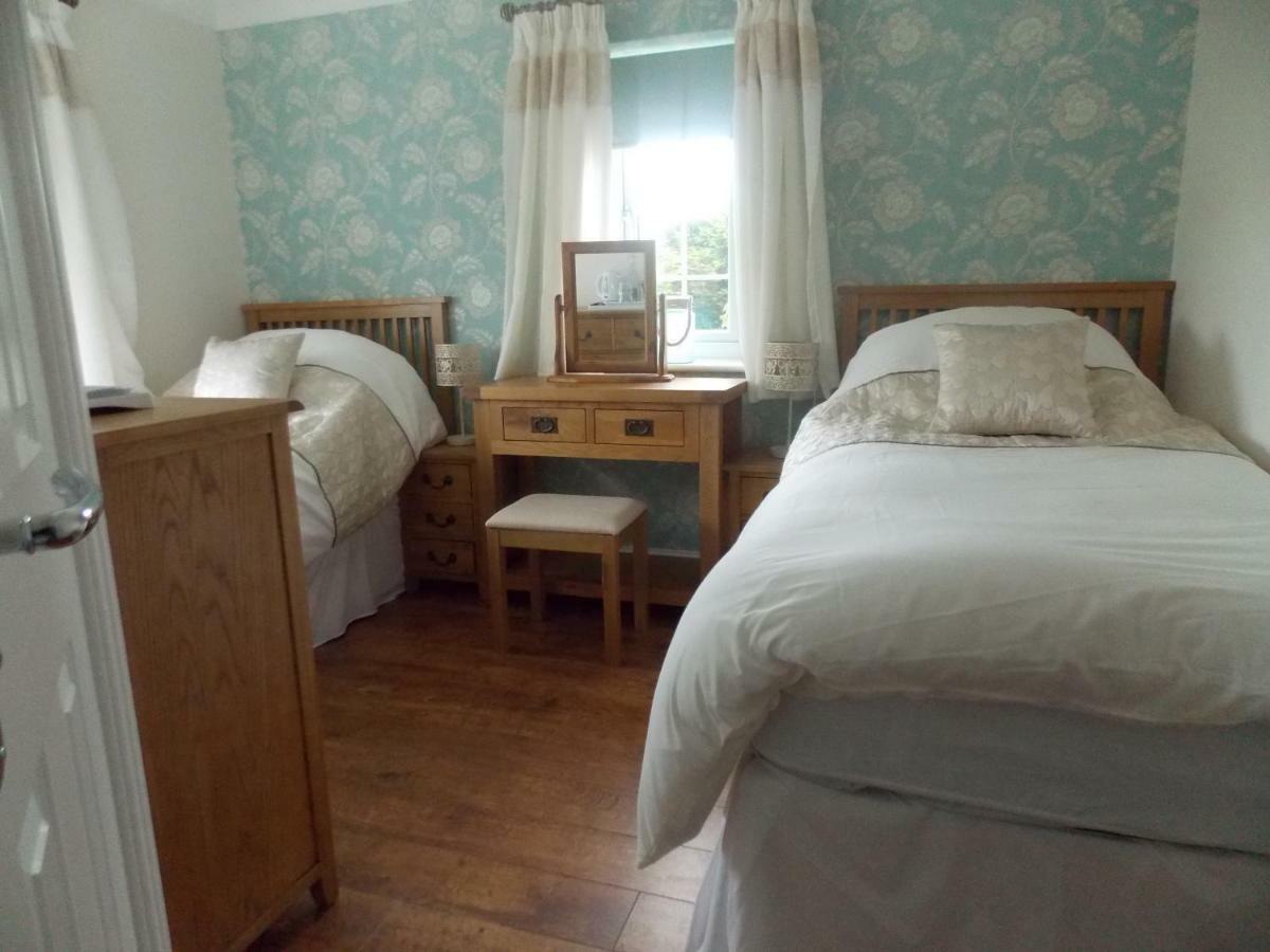 Craig Eithin B & B Holyhead Esterno foto